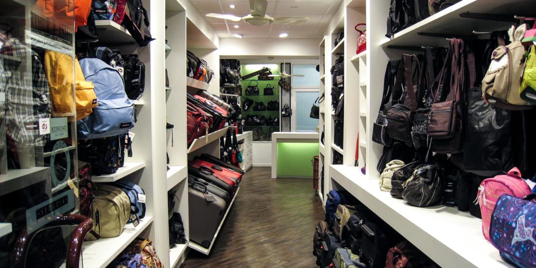 Giga-architectures-intérieur-mobilier-sur-mesure-magasin-maroquinerie